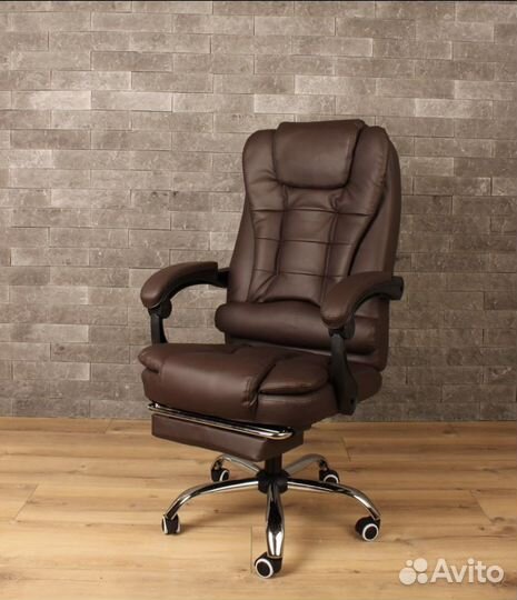 Компьютерное кресло boss офисное руководитель
