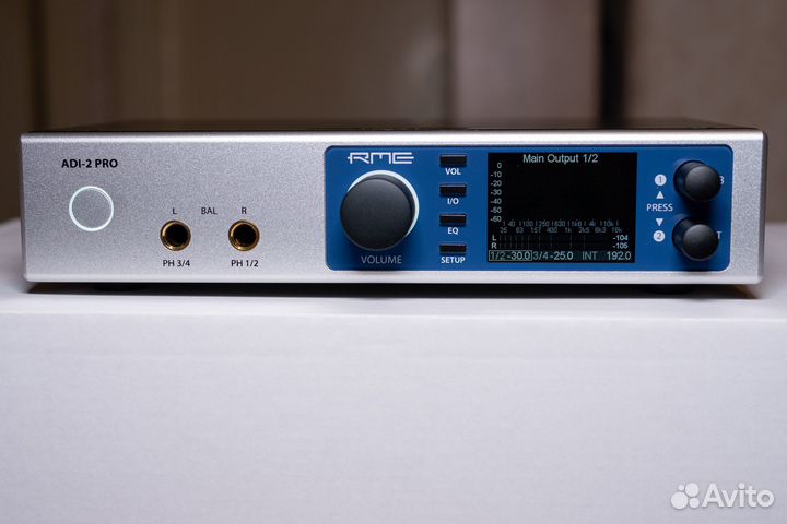 Аудиоинтерфейс RME ADI-2 Pro (AD/DA конвертер)