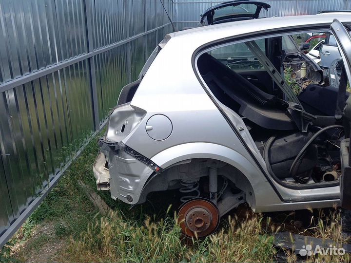 Крыло заднее правое opel astra h хэтчбек