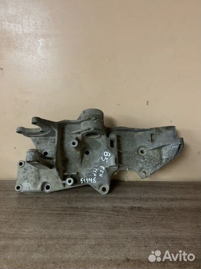 Кронштейн генератора Passat B5