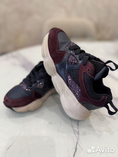 Кроссовки детские 28