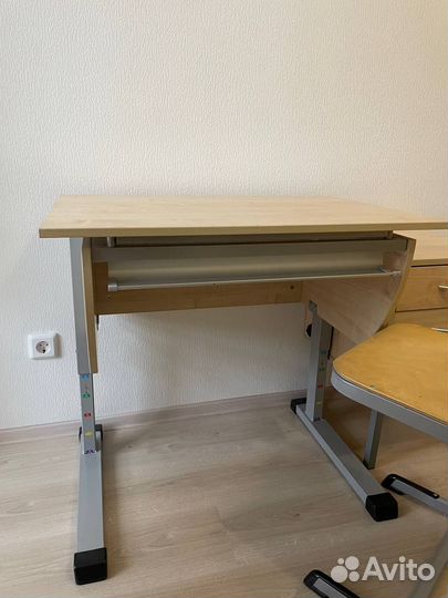 Растущая парта и стул