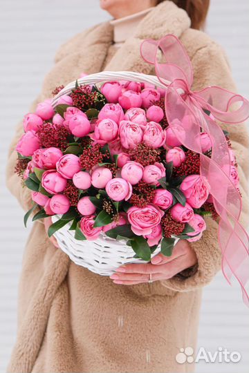 Шикарная корзина из куст.пионовидной розы Сильва