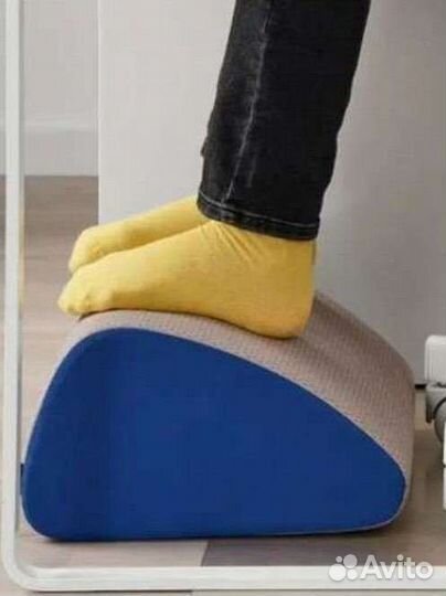 Подставка для ног для школьников
