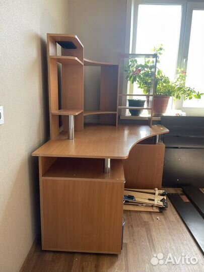 Компьютерный стол