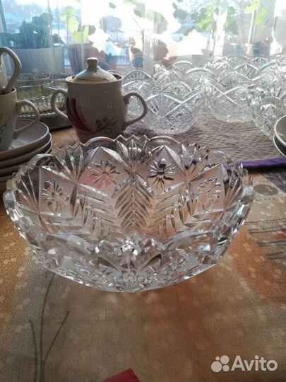 Новые салатники, хрусталь, набор кухонных ножей