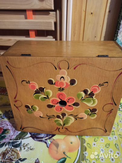 Хлебница деревянная