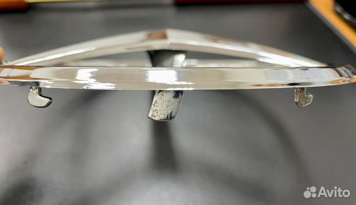 Звезда Mercedes на решётку радиатора