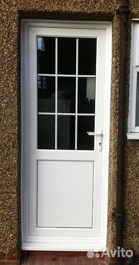 Пластиковые двери входные