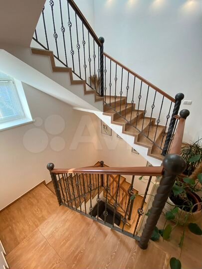 Дом 299 м² на участке 5 сот.