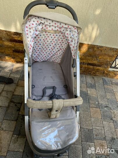 Прогулочная коляска