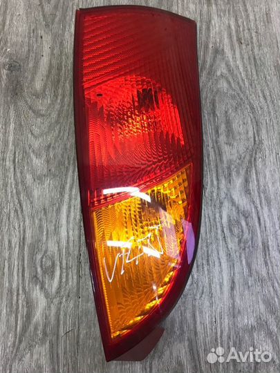 Фонарь задний правый Ford Focus 1 хетчбэк 5-ти дв