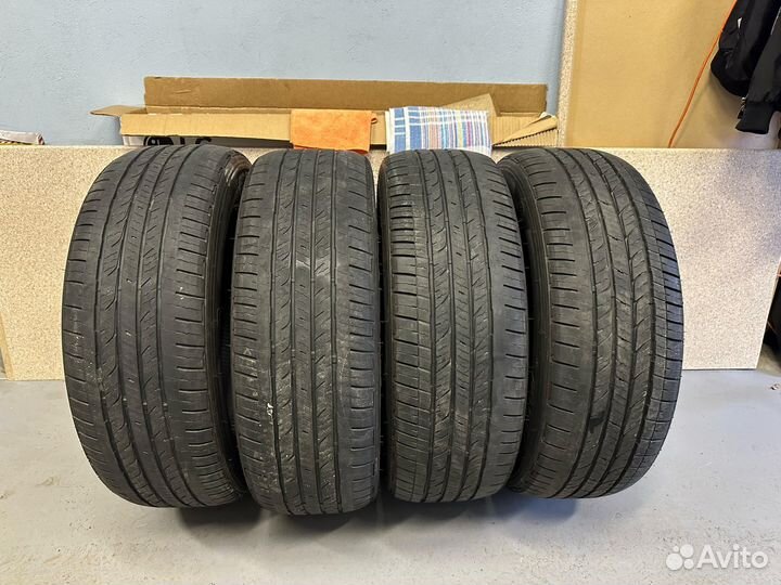 Bridgestone Dueler H/T 843 215/60 R17