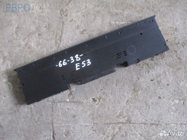 Переключатель управления в центральной консоли BMW