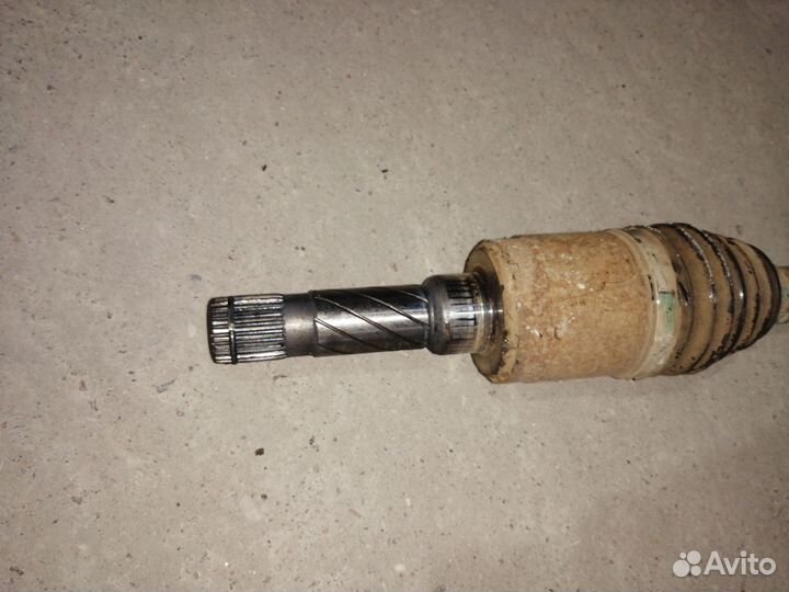 Полуось задняя (приводной вал, шрус) Ford Escape 3