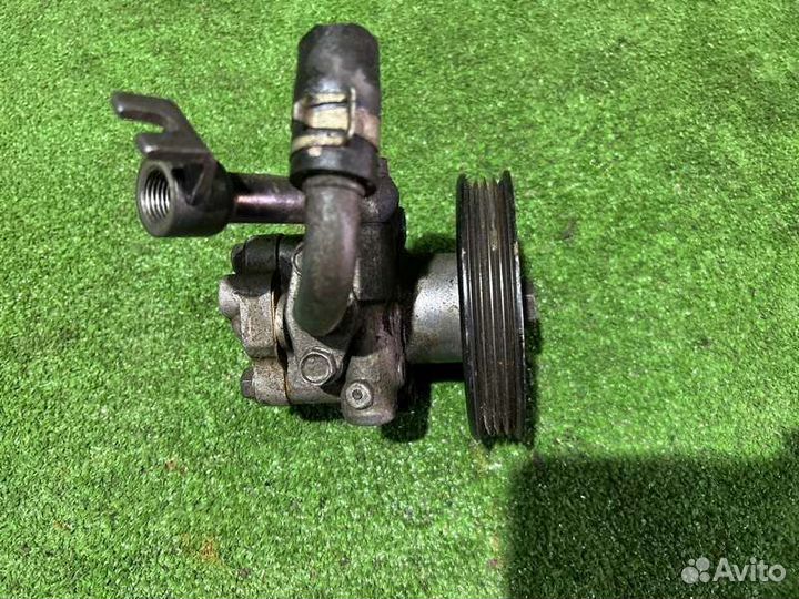 Насос гидроусилителя руля Nissan Maxima A32 VQ20