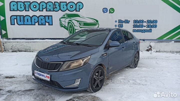 Датчик ABS задний правый Kia Rio 3 95681-1R000