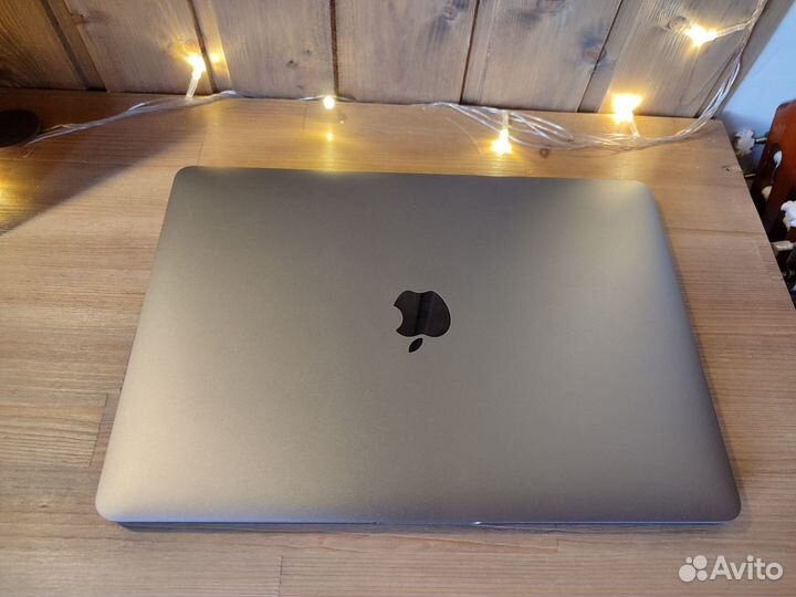 Apple Macbook pro 13 2020 16gb i7 1tb