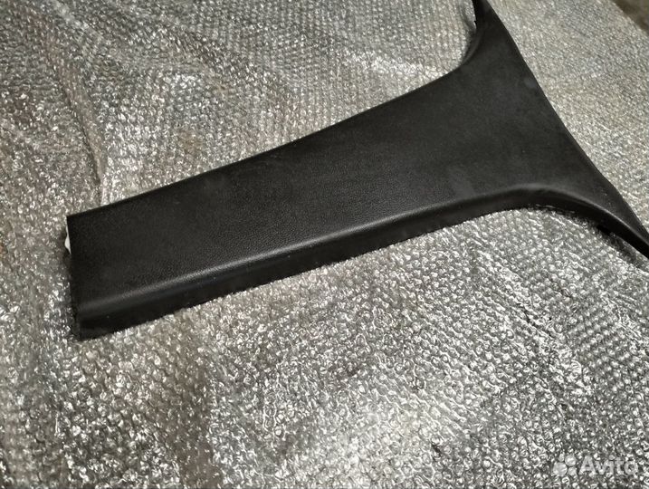 Обшивка стойки Ниссан Note (E11) 2006-2013
