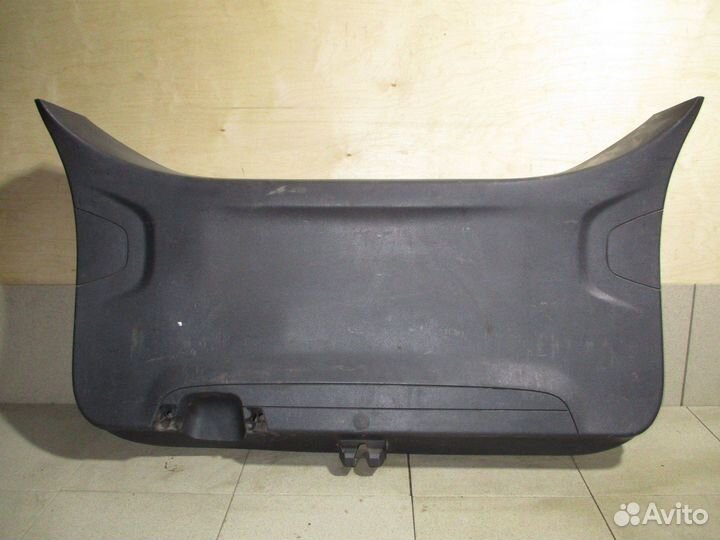 Обшивка двери багажника Opel Zafira C