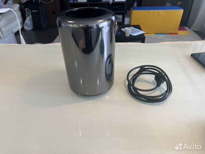 Mac Pro 2013 Xeon E5 3,5 16GB D300 256GB