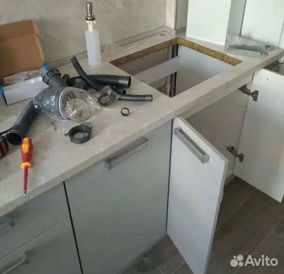 Мастер на час. Монтаж TV. Карнизы и т.п