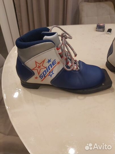 Лыжные ботинки