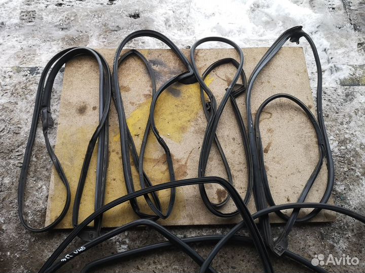 Уплотнитель двери для Toyota Camry V40 2006-2011