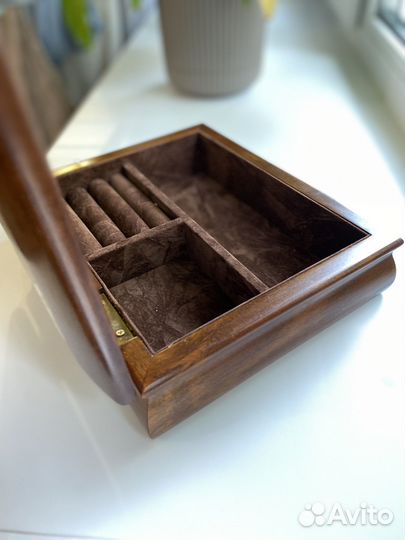 Шкатулка для украшений