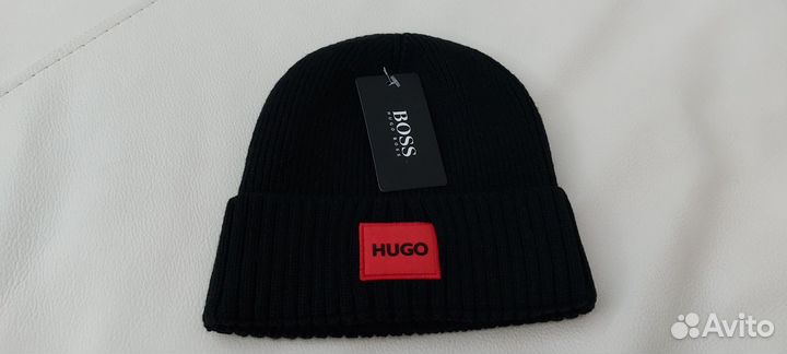 Мужская шапка Hugo Boss по голове