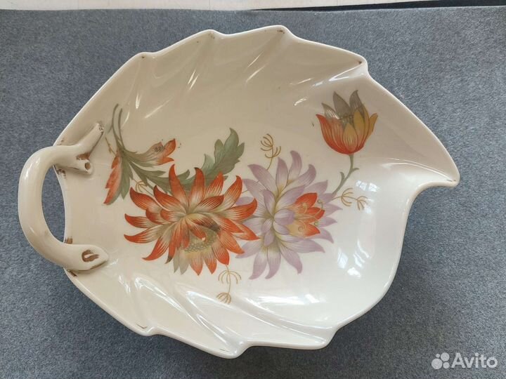 Антикварная тарелка с ручкой Германия