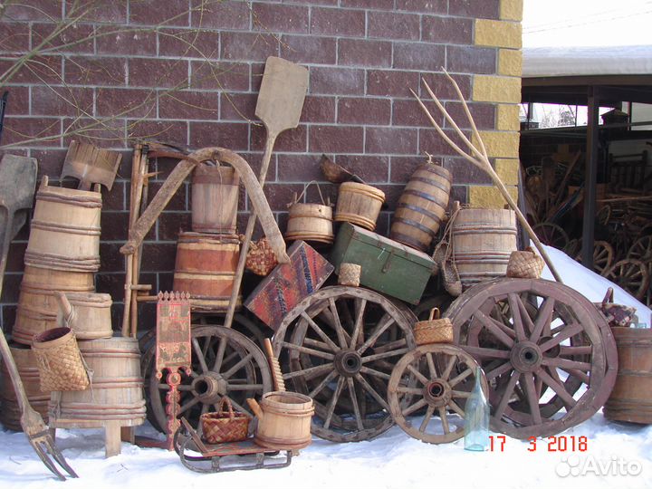 Бочка дубовая, старинный ушат водонос с хлудом и