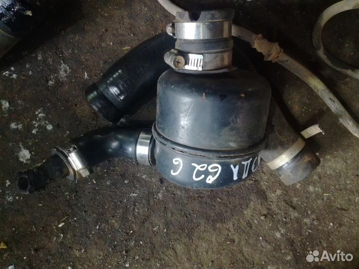 Корпус резонатор воздушного фильтра Mazda Capella