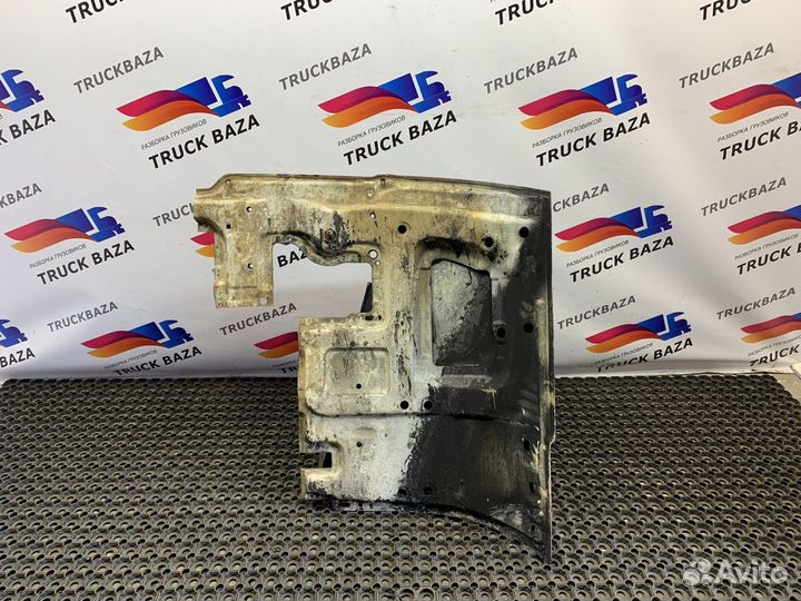 Левая часть капота Volvo FH