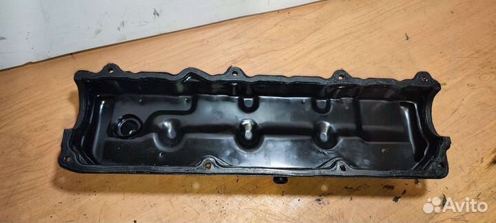 Клапанная крышка Nissan Primera P11 2.0 D