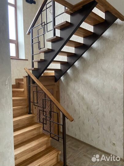 Облицовка металлических лестниц деревом