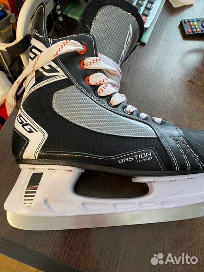 Коньки хоккейные