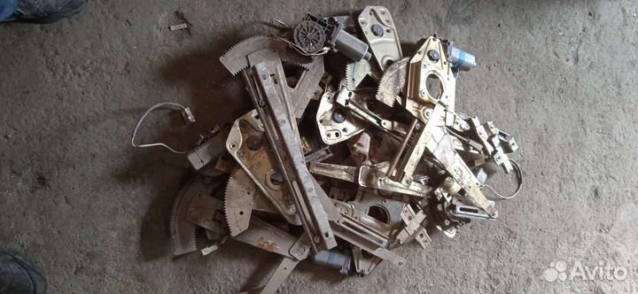 Стеклоподъемник Волга