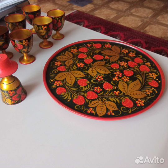 Графин с рюмками на подносе хохлома