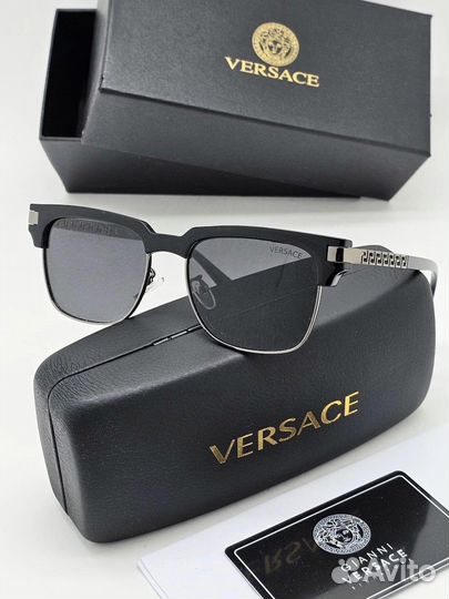 Солнцезащитные очки versace