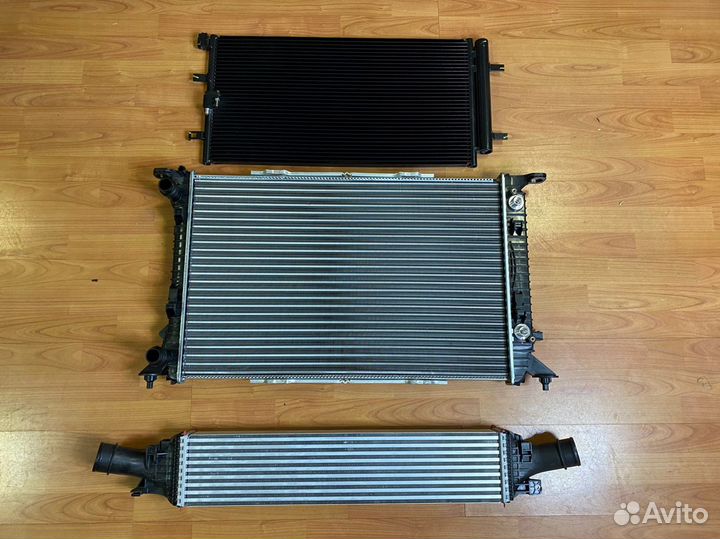 Радиатор охлаждения Audi A4 B8 A5 8T Q5 8R