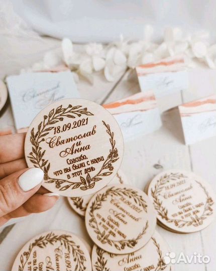 Магниты в подарок гостям на свадьбе