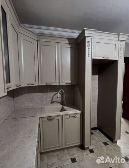 Кухня на заказ, кухня в потолок