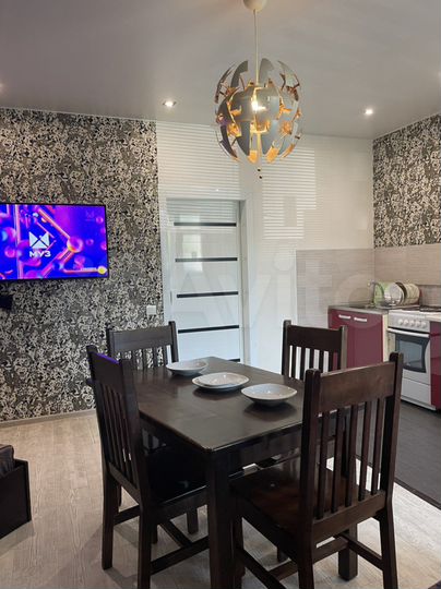 2-к. квартира, 60 м², 1/18 эт.