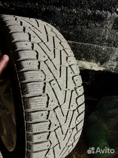 Pirelli Ice Zero 205/60 R16
