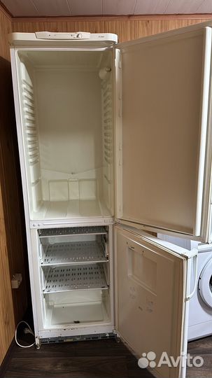 Холодильник indesit на запчасти