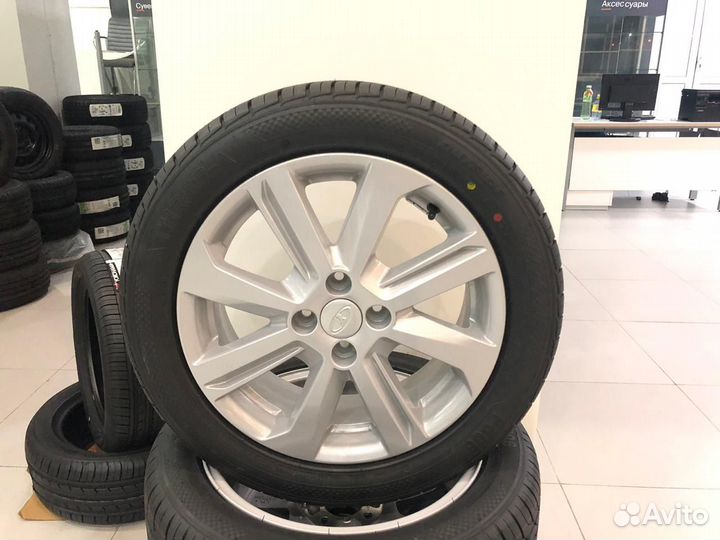 Three-A P606 195/55 R16