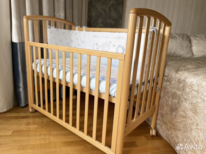 Детская кроватка