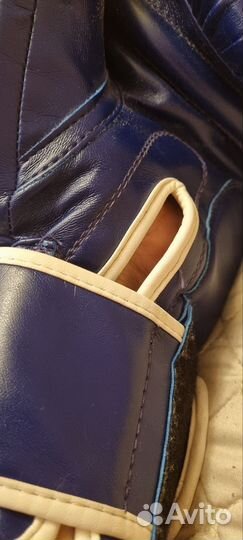 Боксерские перчатки 10 oz новые