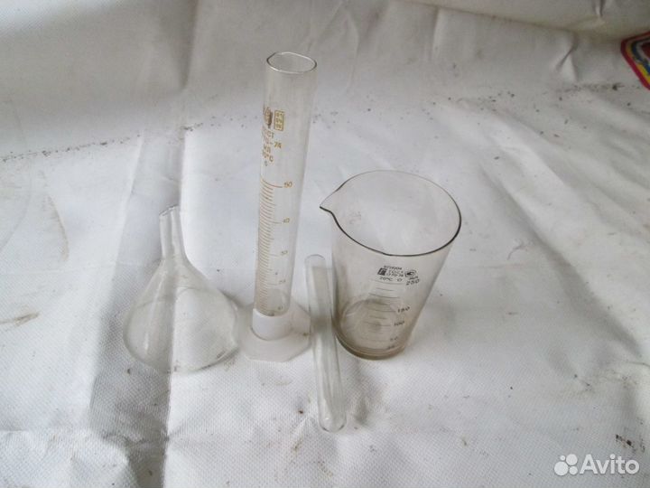 колба воронка мерный цилиндр. мензурка лабораторная 100. цилиндр мерный для ареометра пластиковый 1000 мл. цилиндр мерный 500 мл. колба воронка мерный цилиндр.